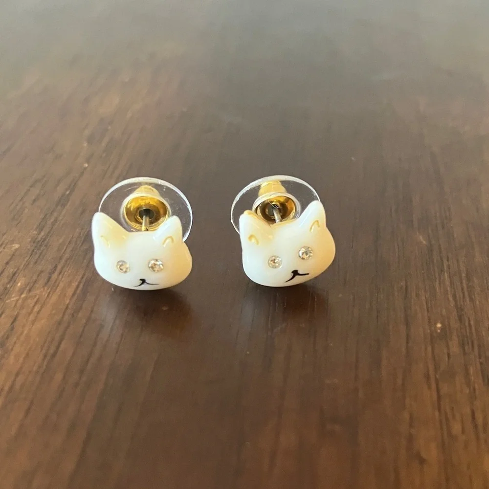 Coach: White Cat Stud Earrings- Gold Tone- Rhinestone Eyes - Picture 6 of 14